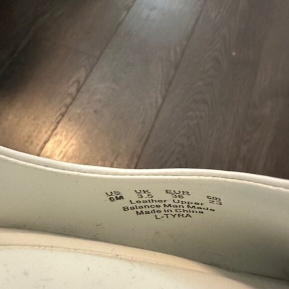 Franco Sarto White Point-Toed Shoes, Size 6 TTS - Picture 3 of 4